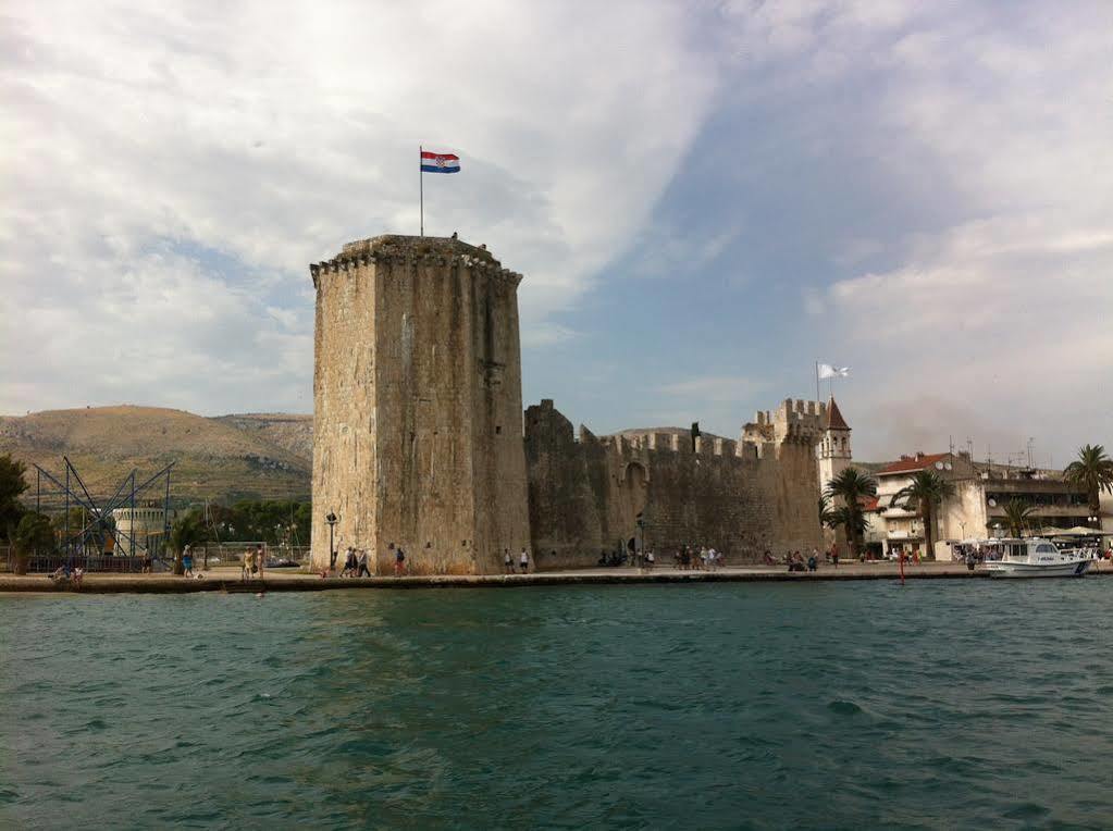Apartments Lea Trogir Eksteriør billede